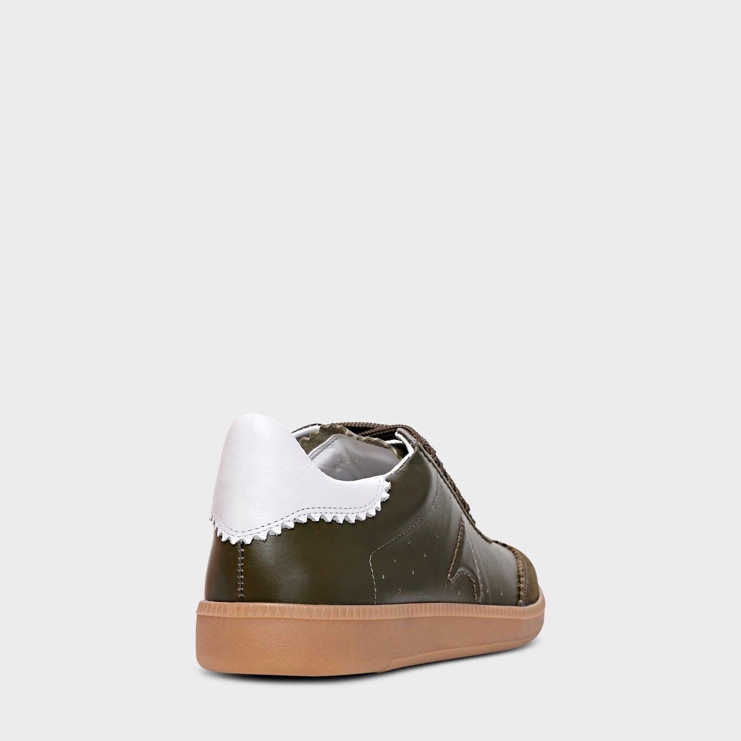Slim Leather Sneaker
